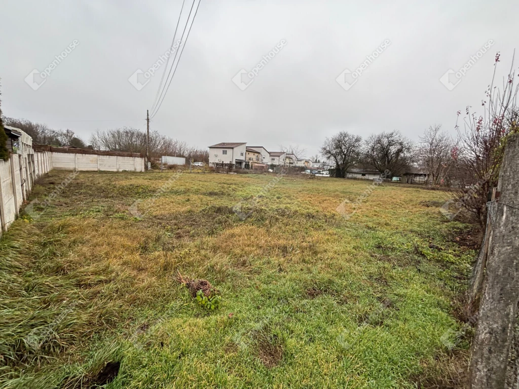 Eladó városközponti telek Gyömrőn