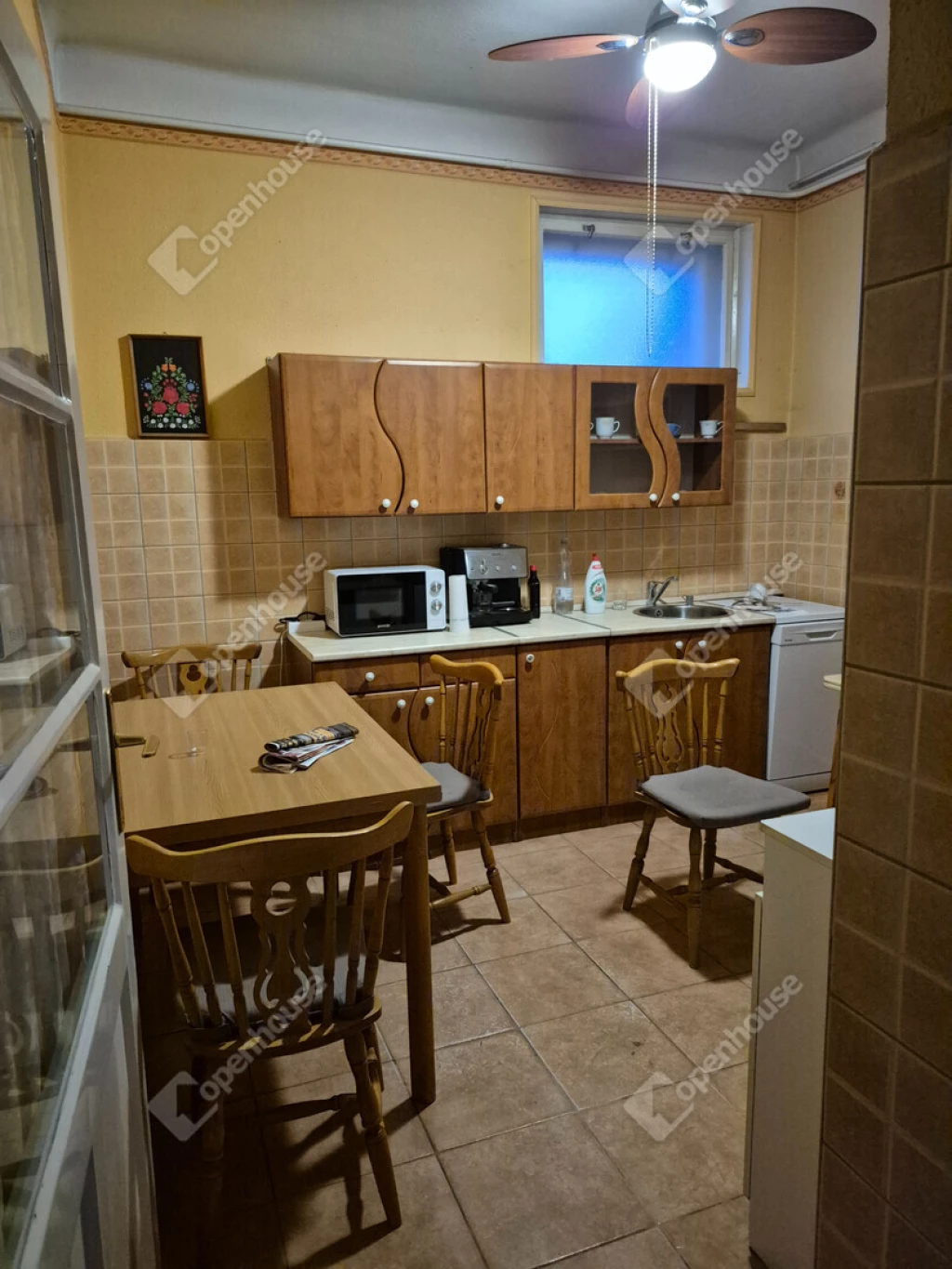 Sarok telken földszintes családi ház