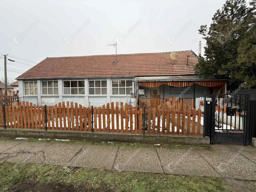 Eladó Üllőn családi ház