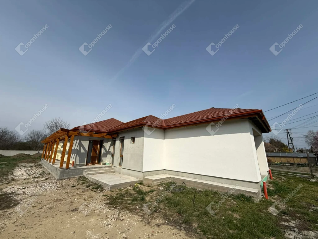 Eladó Pilisen családi ház