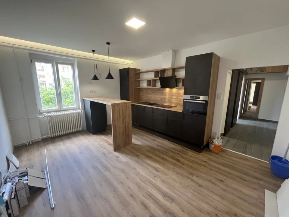 Eladó téglalakás, Dunaújváros