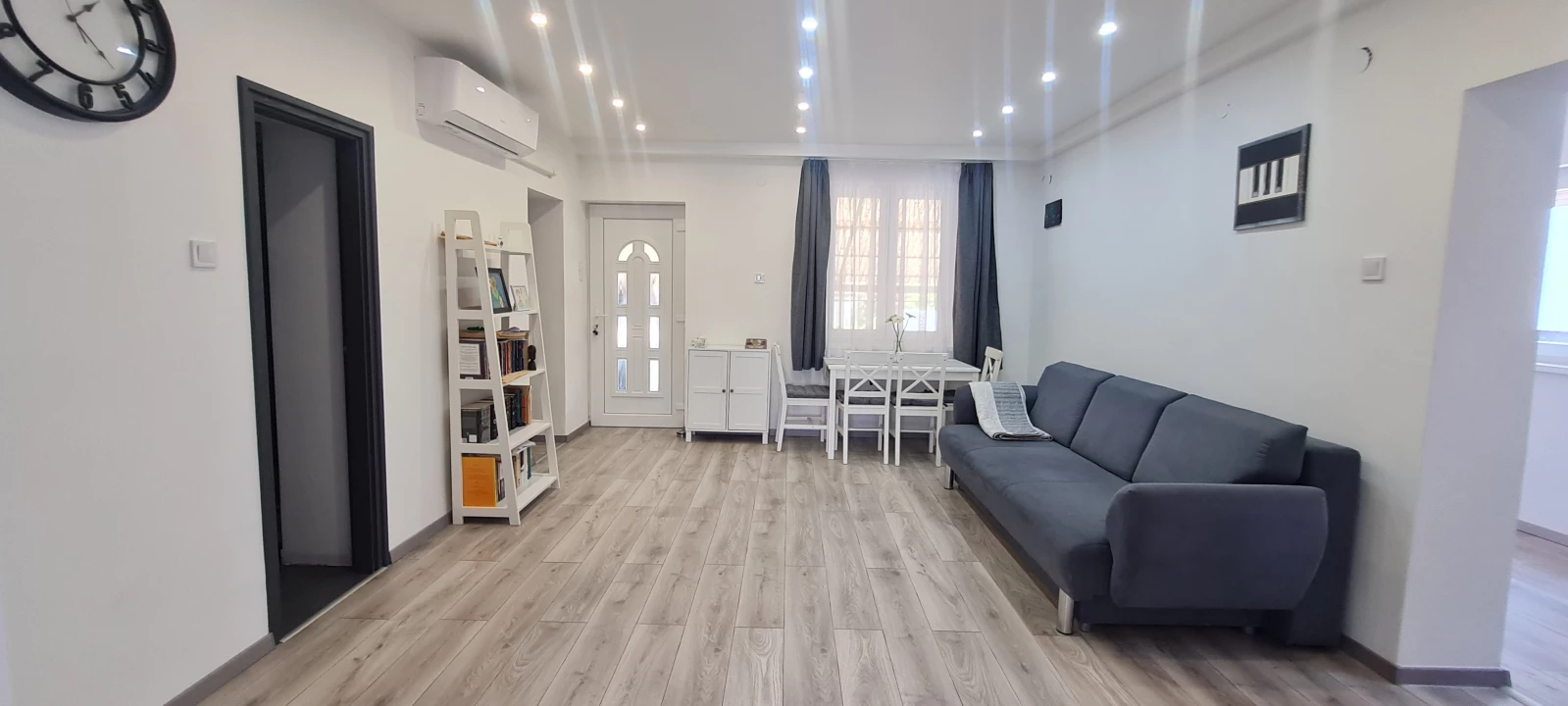 c3-1-name c2-1-name, Mezőfalva