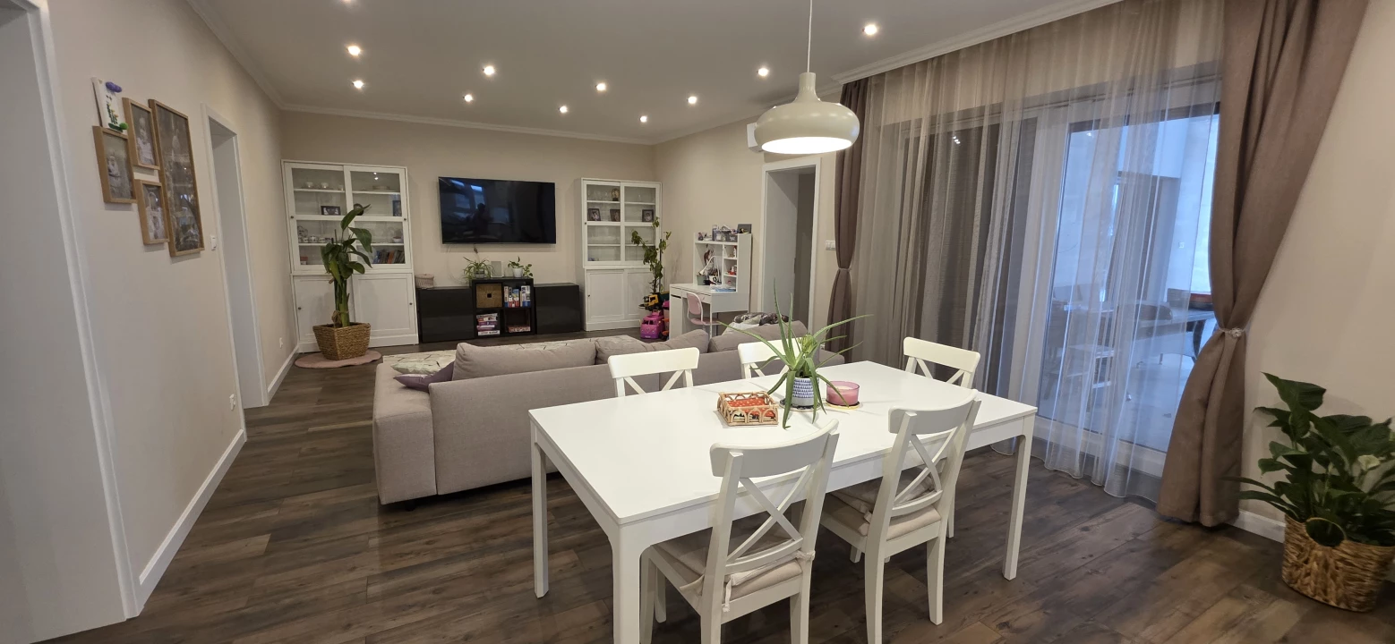 c3-1-name c2-1-name, Dunaújváros