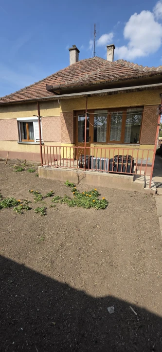 Eladó családi ház, Dunaújváros