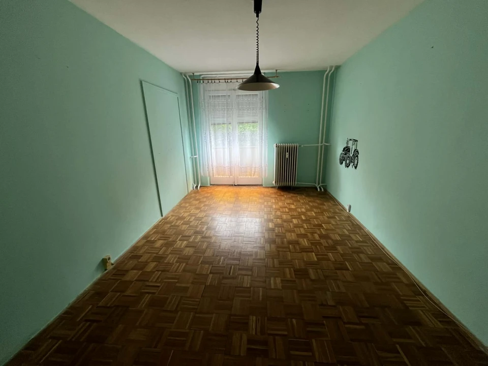 Eladó panellakás, Dunaújváros