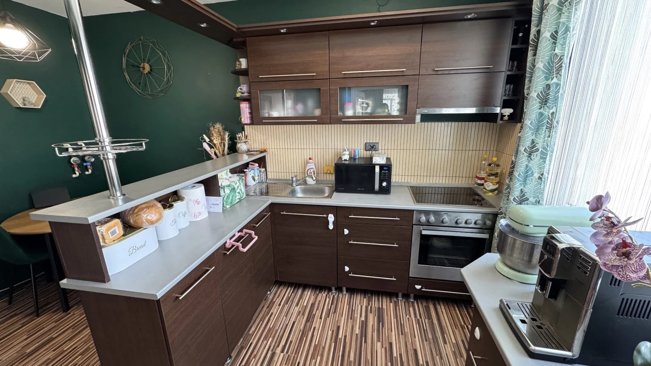 Eladó panellakás, Nyíregyháza