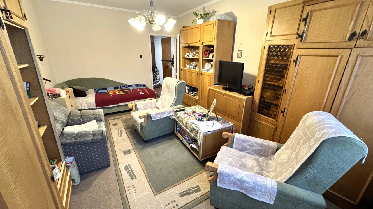 Eladó panellakás, Nyíregyháza