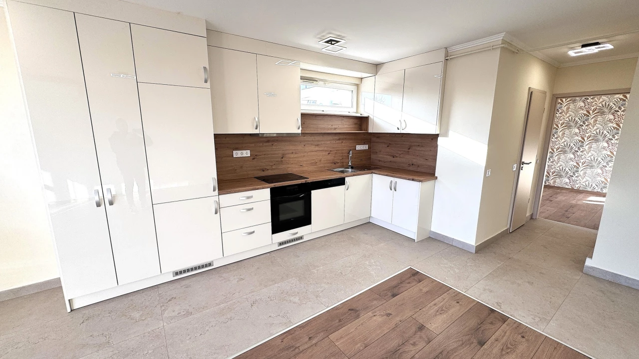 Eladó téglalakás, Nyíregyháza