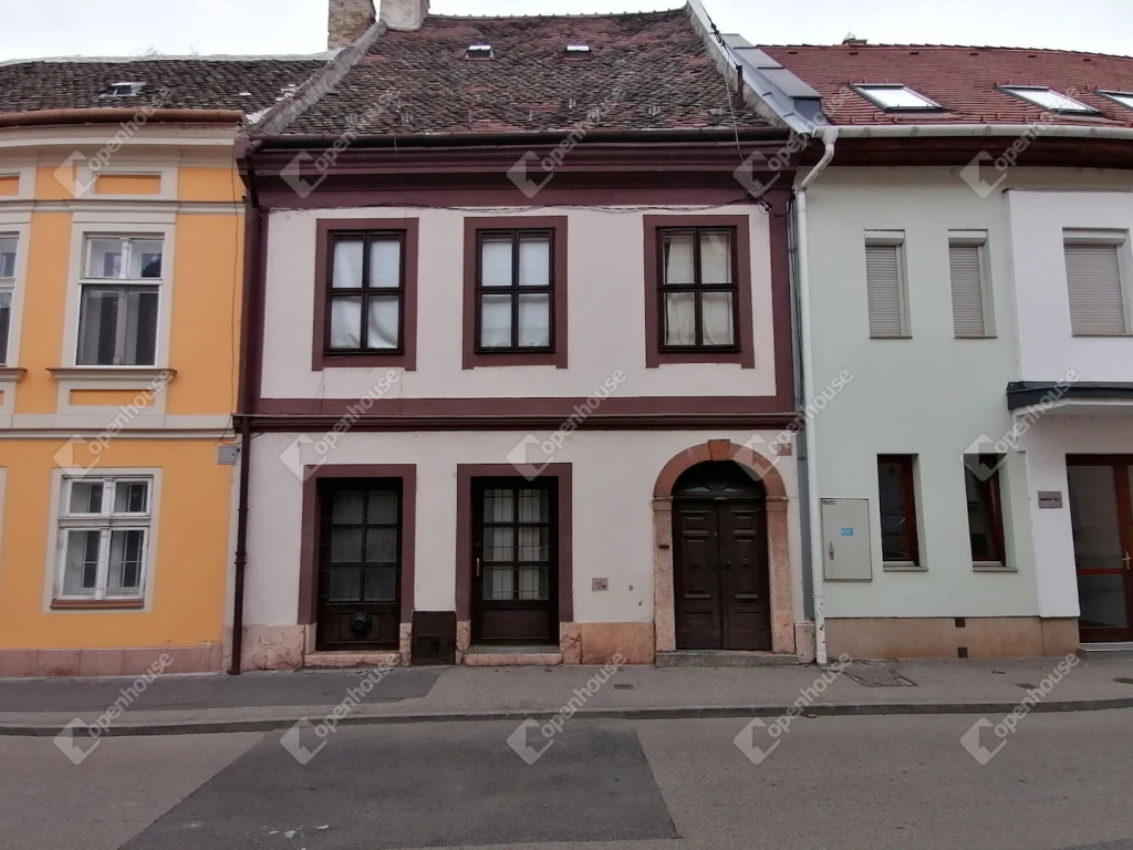 For sale brick flat, Győr, Győr-Belváros