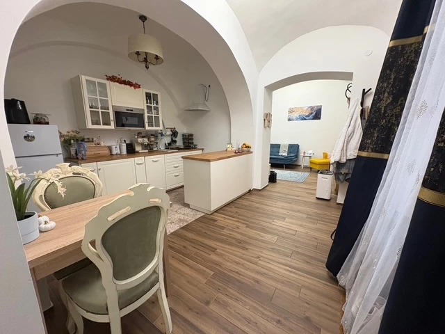 For sale brick flat, Székesfehérvár