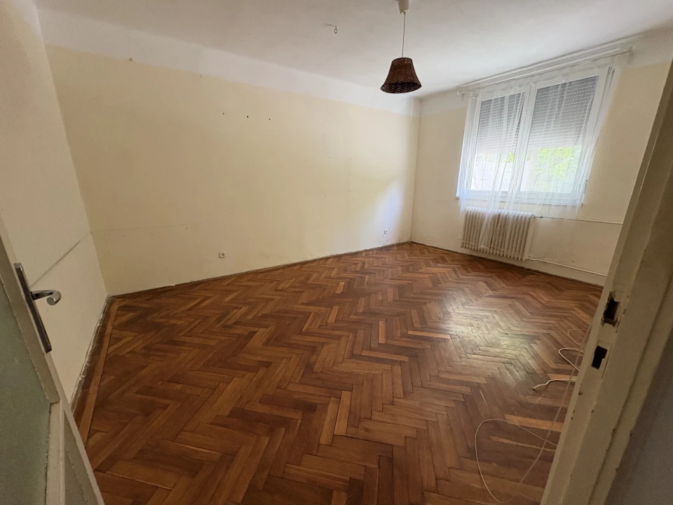 Eladó téglalakás, Székesfehérvár