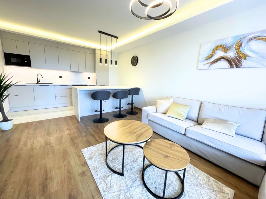 Kiadó 52 m2 tégla lakás, Győr