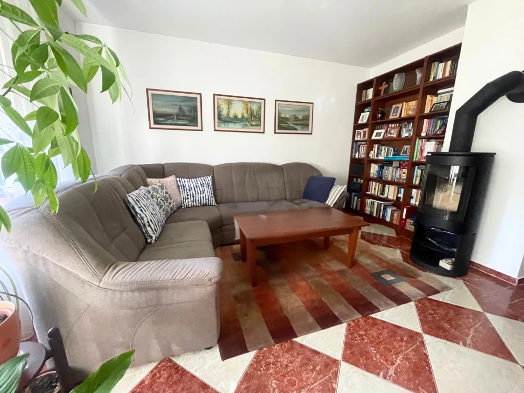 Eladó 105 m2 sorház, Győr