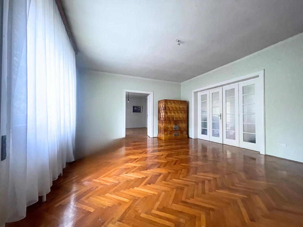 Eladó 115 m2 tégla lakás, Győr