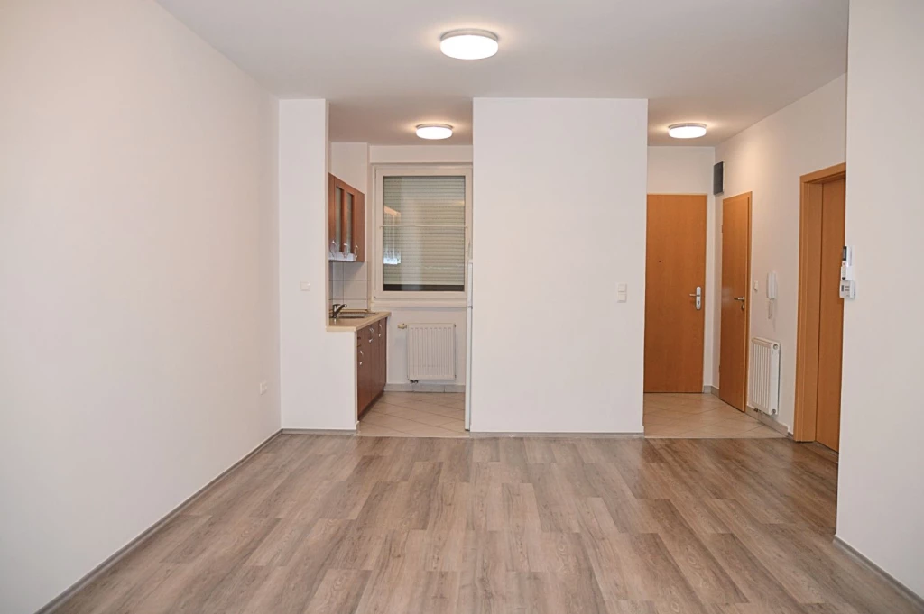 c3-2-name c2-19-name, Győr, Révfalu