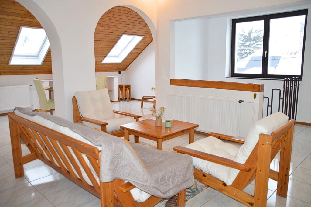 Kiadó 80 m2 tégla lakás, Győr