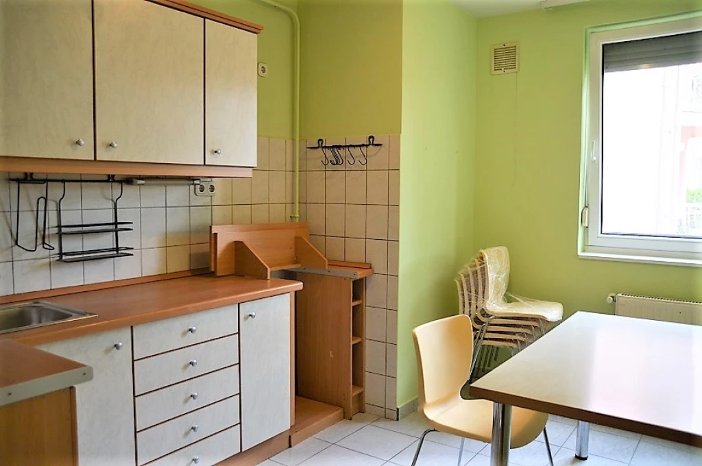 Kiadó 51 m2 tégla lakás, Győr