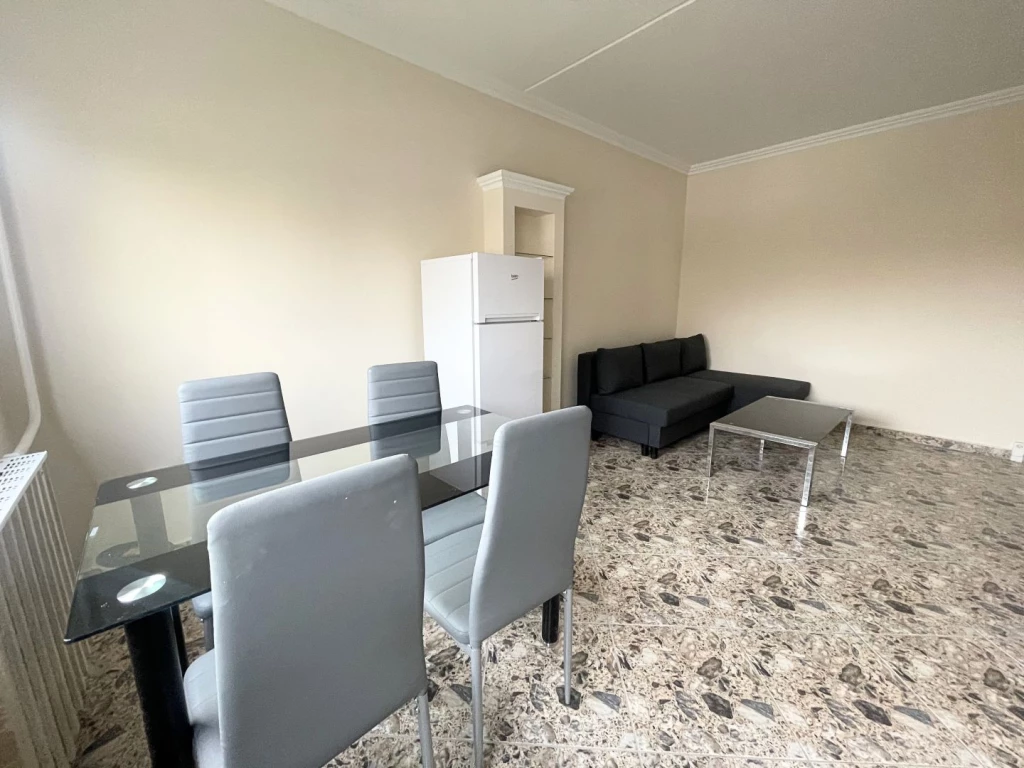 Eladó 53 m2 panel lakás, Győr