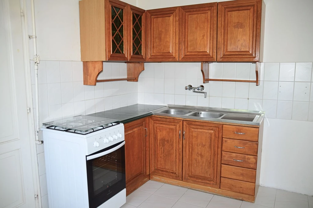 Kiadó 80 m2 tégla lakás, Győr