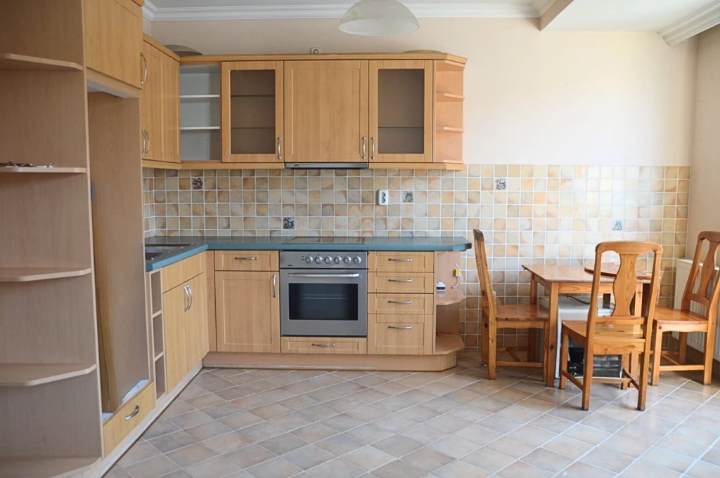 Eladó 48 m2 tégla lakás, Győr