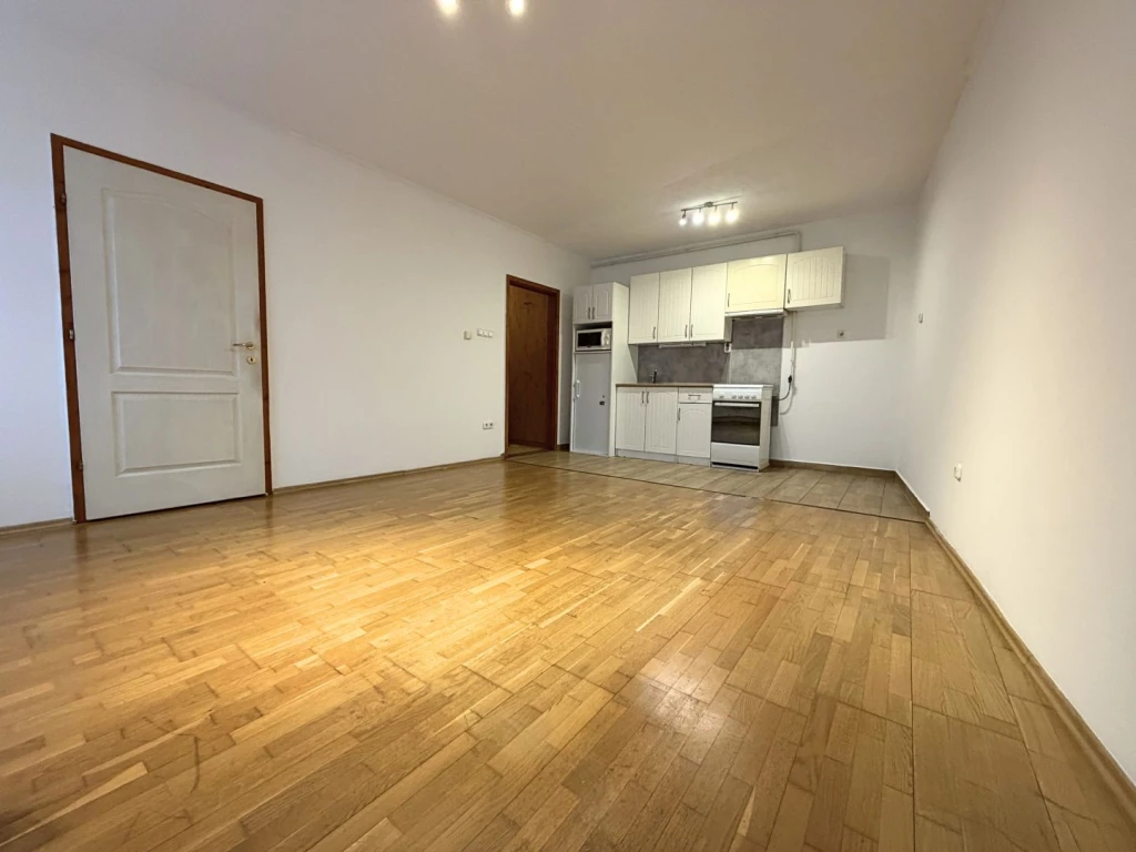 c3-2-name c2-19-name, Győr, Győr-Sziget