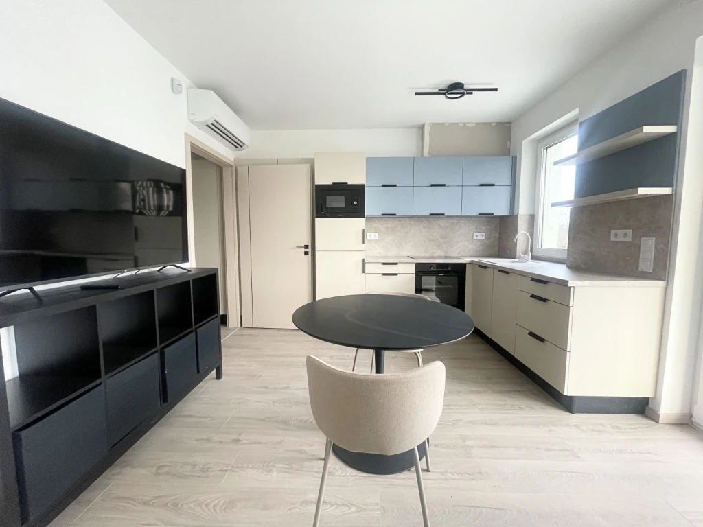 Kiadó 39 m2 tégla lakás, Balatonudvari