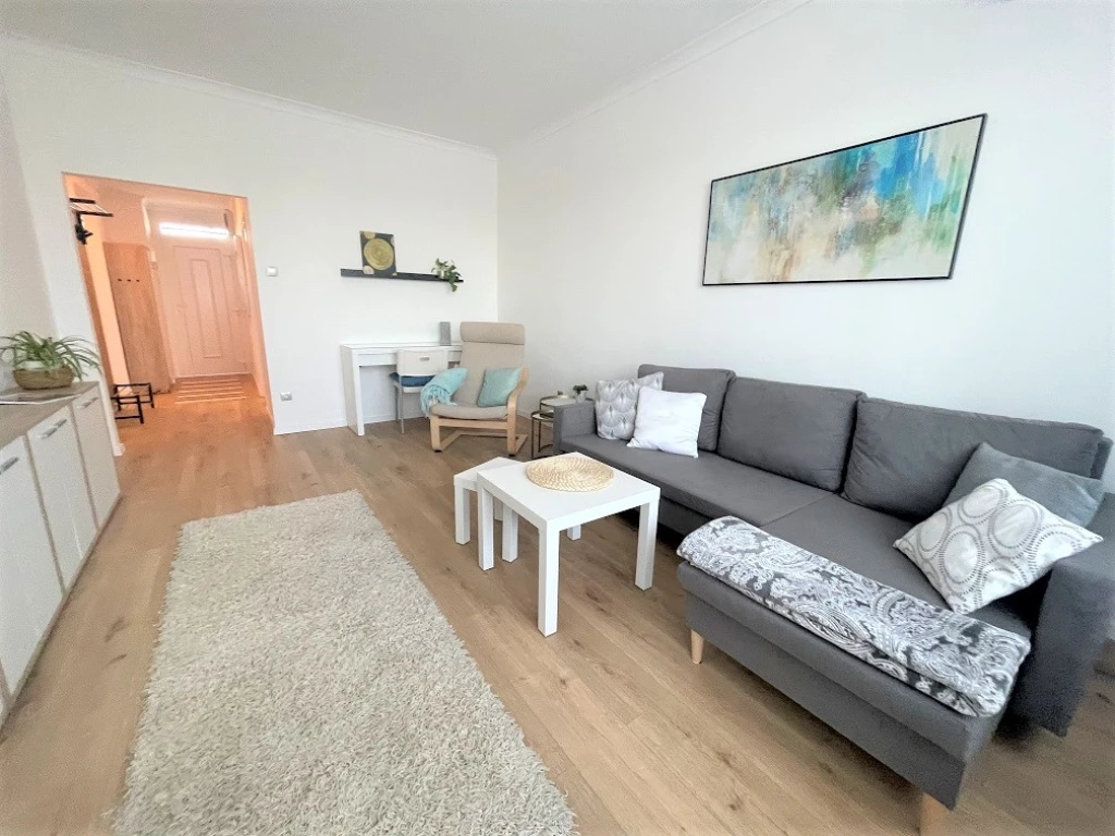 Kiadó 42 m2 tégla lakás, Győr