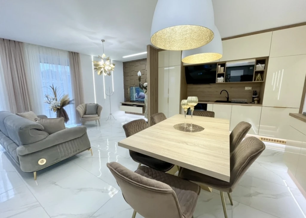 Eladó 58 m2 tégla lakás, Balatonalmádi