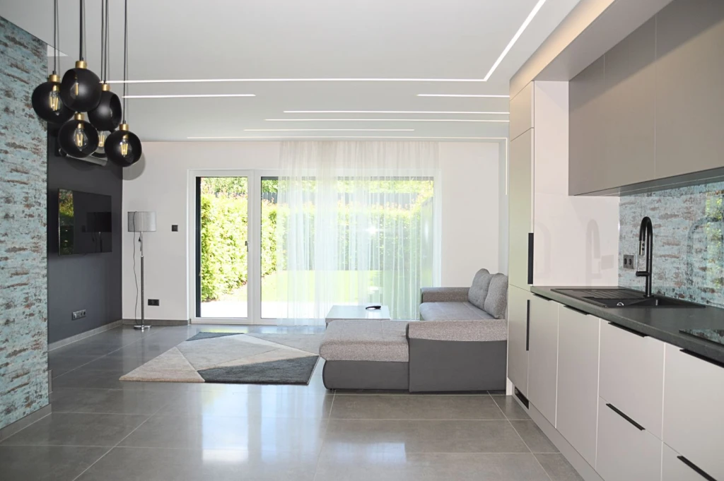 Kiadó 100 m2 ikerház, Győr