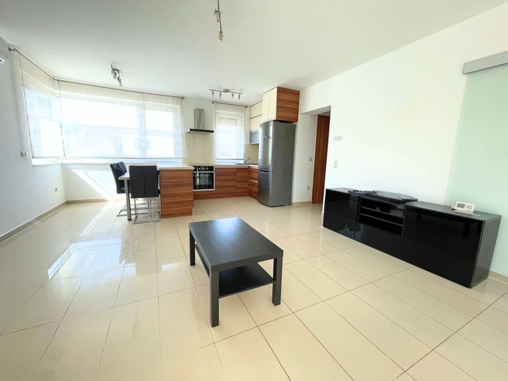 Kiadó 130 m2 ikerház, Győr