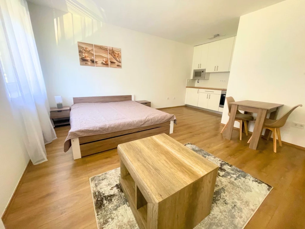 Kiadó 31 m2 tégla lakás, Győr