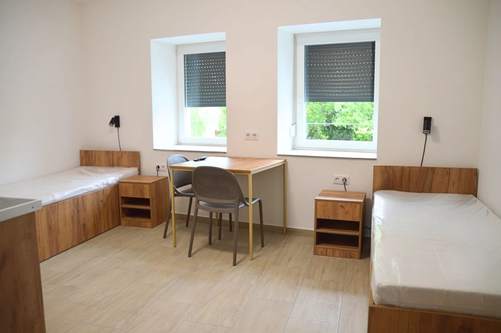 Kiadó 350 m2 panzió, Öttevény