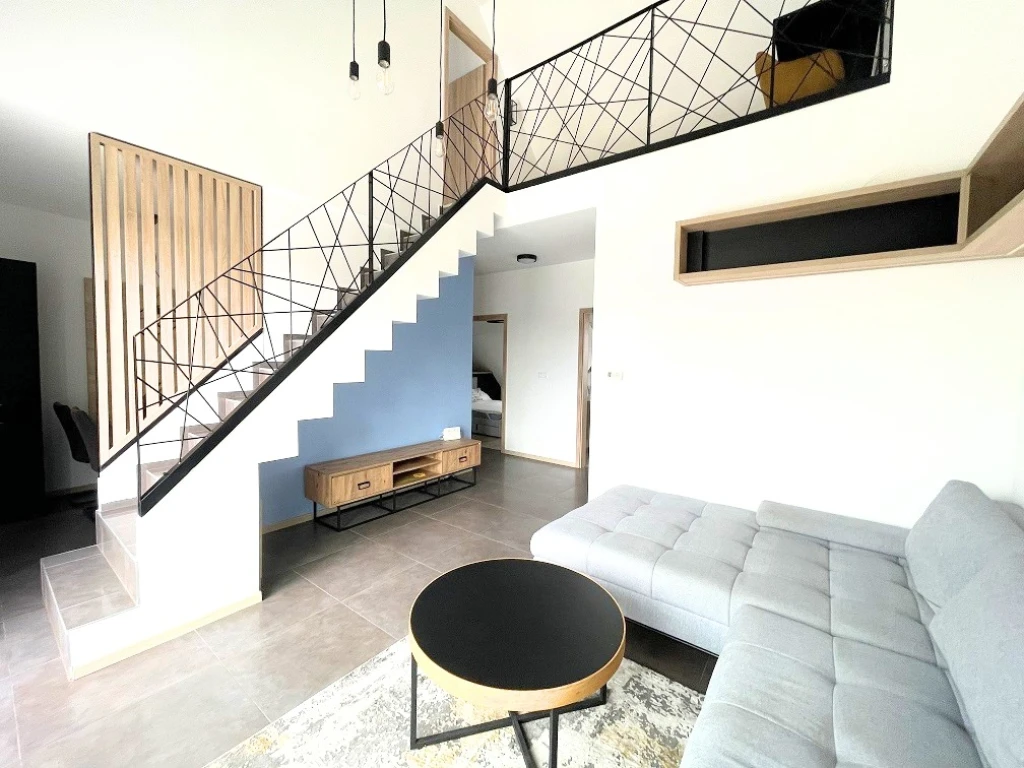 Kiadó 78 m2 tégla lakás, Győr
