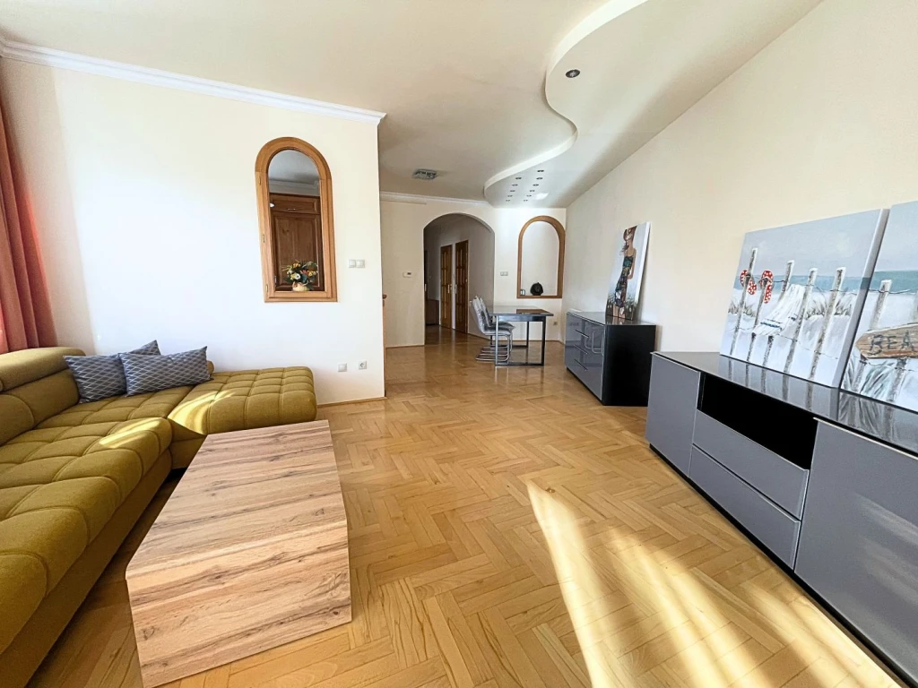 Kiadó 105 m2 tégla lakás, Győr