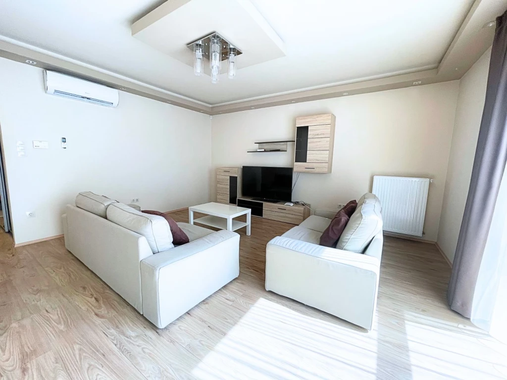 Kiadó 80 m2 tégla lakás, Győr