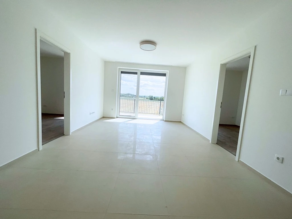 Kiadó 61 m2 tégla lakás, Győr