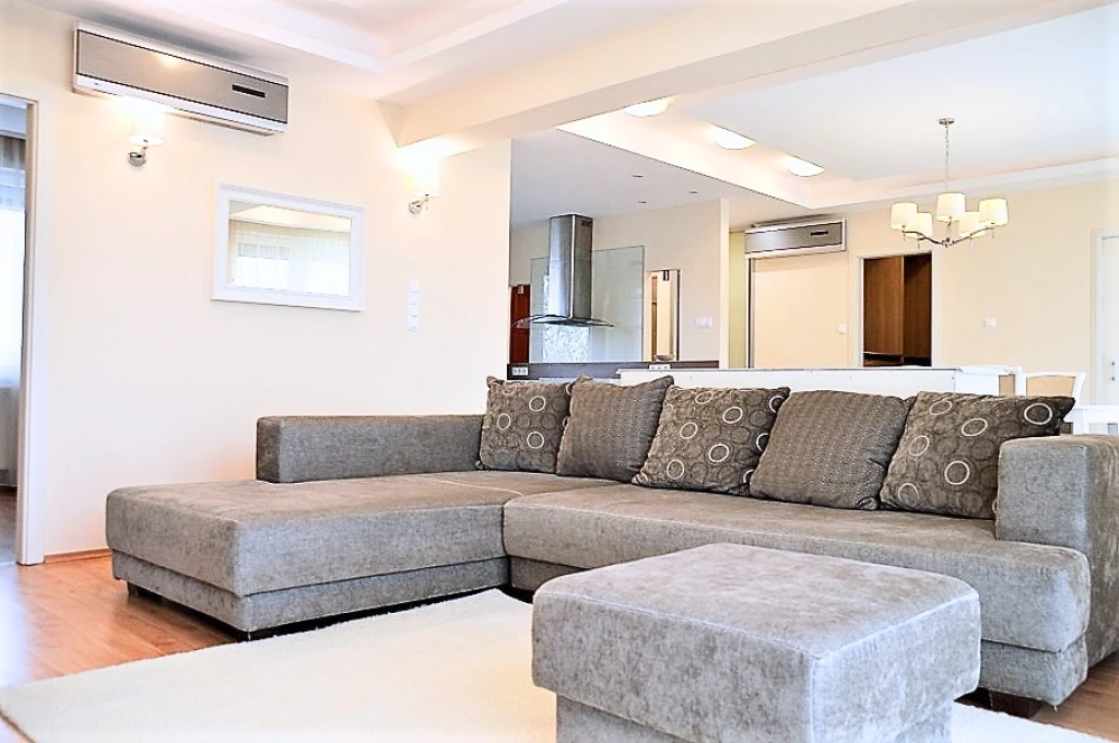 Kiadó 124 m2 tégla lakás, Győr