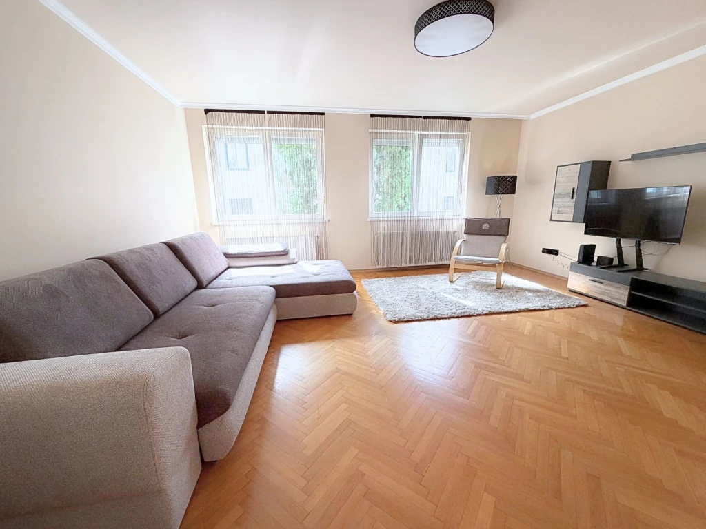 Kiadó 65 m2 tégla lakás, Győr