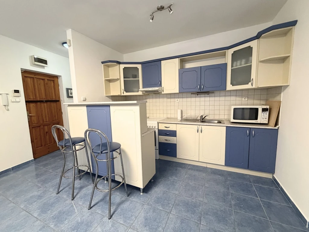 Kiadó 44 m2 tégla lakás, Győr