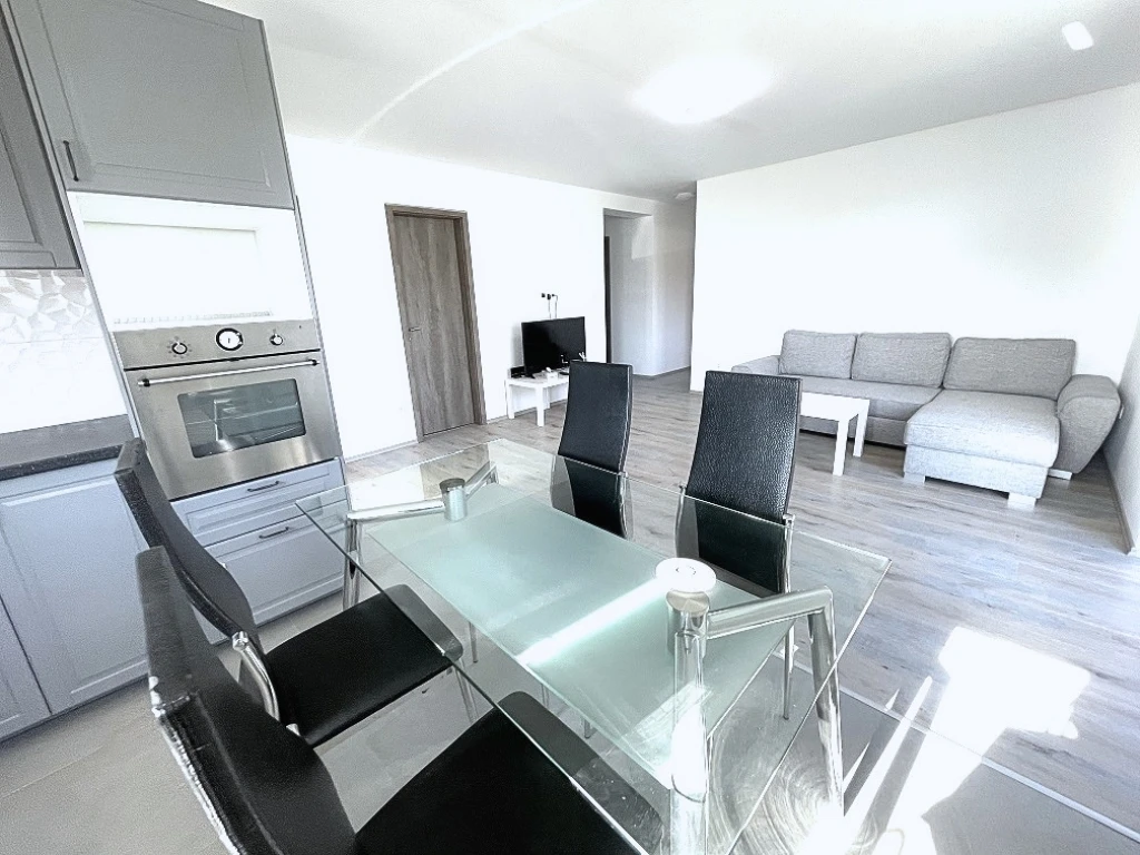 Kiadó 140 m2 családi ház, Győrzámoly