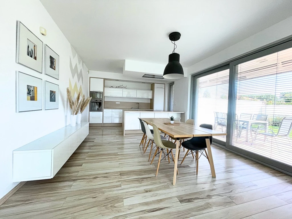 Eladó 145.50 m2 ikerház, Győr