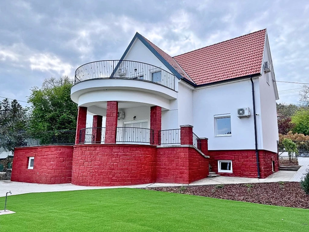 Kiadó 190 m2 családi ház, Balatonalmádi