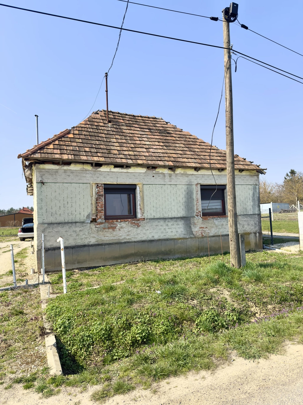 For sale house, Halastó
