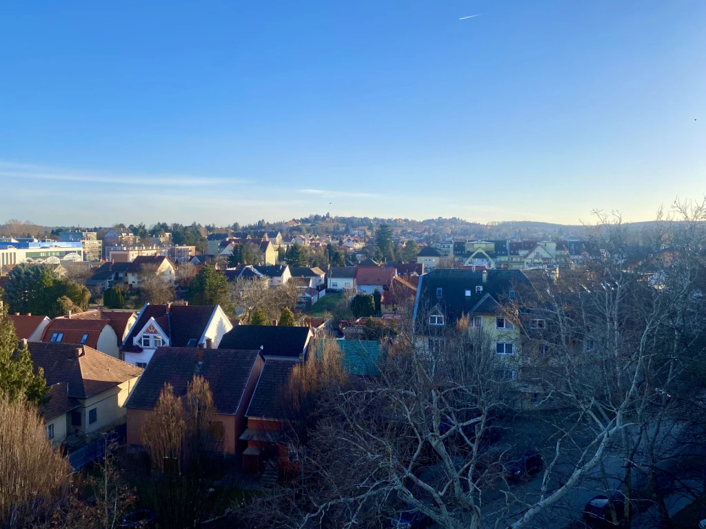 Felújított 67 nm-es erkélyes lakás gyönyörű panorámával Zalaegerszegen