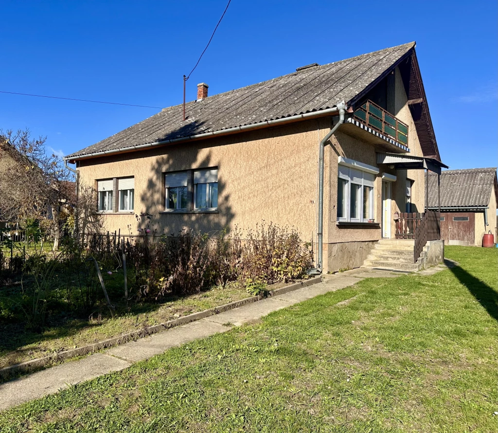 Zala megyében, Csömödéren 5 szobás családi ház 1210 m²-es telekkel