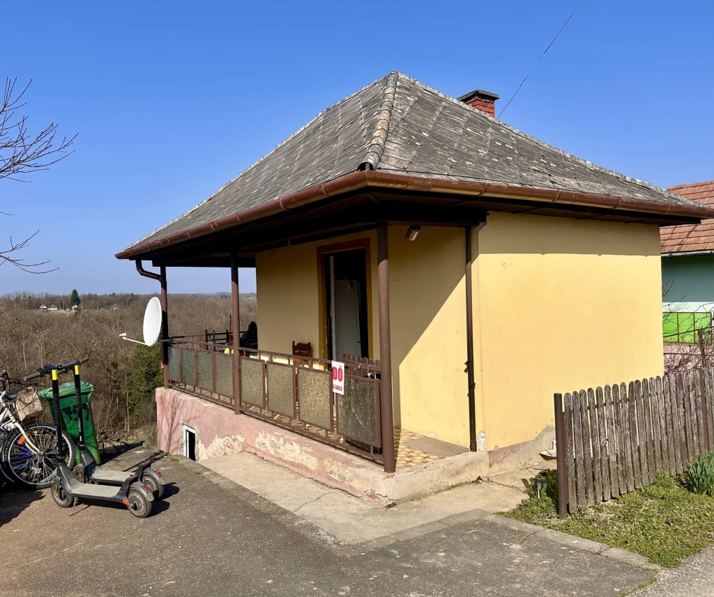 2 szintes házikó Zalaegerszegtől 10 km-re nagy területtel