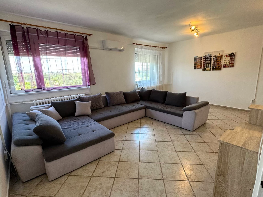 ELADÓ TÁGAS, 82 M2-ES, NAPFÉNYES LAKÁS TATABÁNYA KÖZPONTJÁBAN ELKÉPESZTŐEN JÓ ÁRON!
