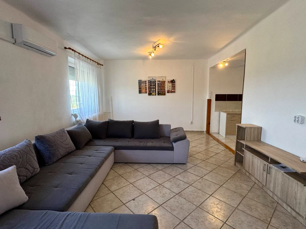 ELADÓ TÁGAS, 82 M2-ES, NAPFÉNYES LAKÁS TATABÁNYA KÖZPONTJÁBAN ELKÉPESZTŐEN JÓ ÁRON!