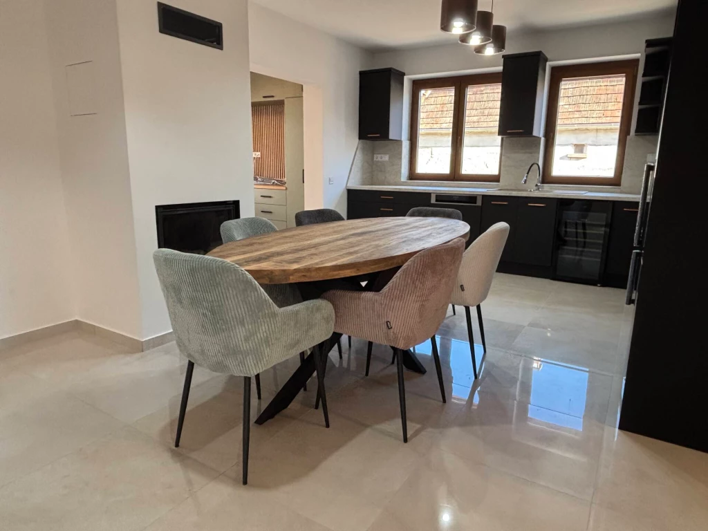 For rent house, Tata