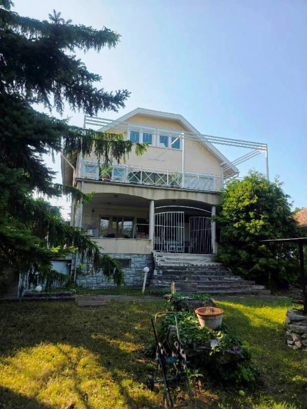 Tágas, Többgenerációs Otthon vagy Befektetési Lehetőség Diósd Szívében!